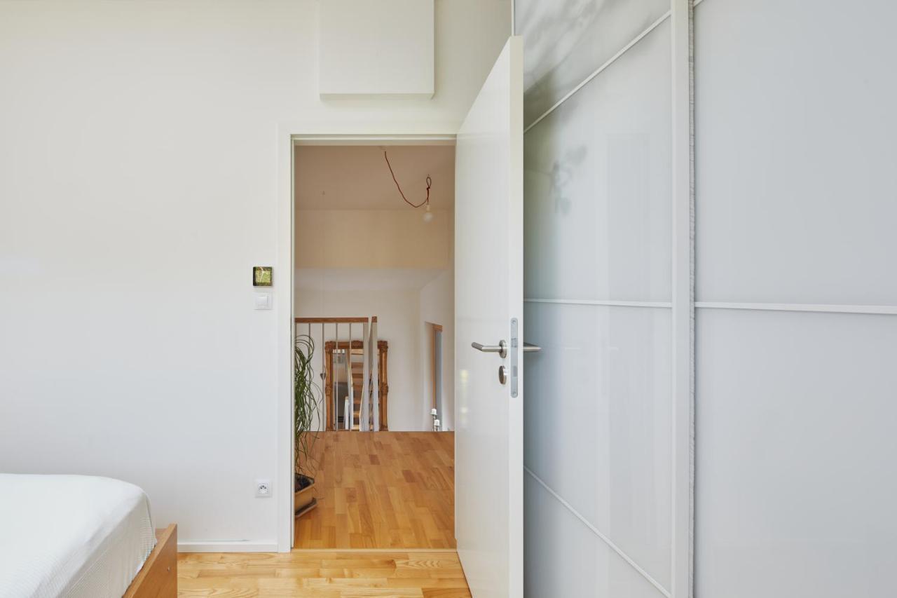 Days - W 2bdr - 3 Balconies - Garage - Next To Park Appartement